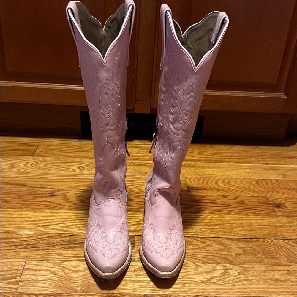 Ariat baby pink Casanovas